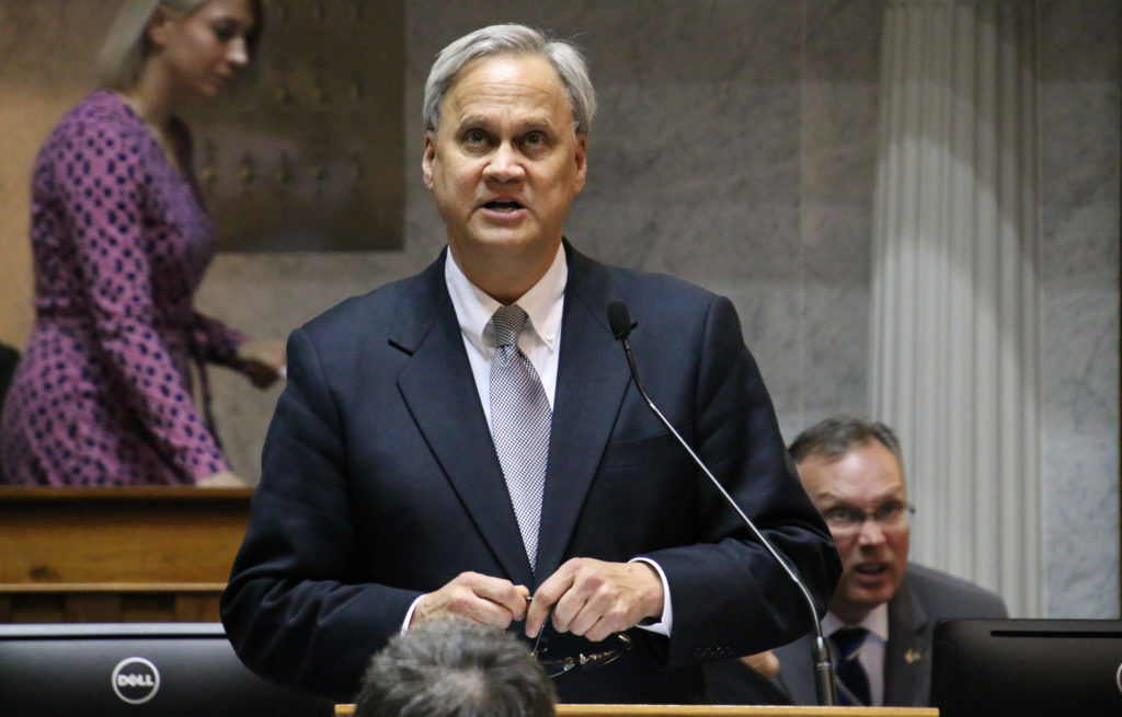 Longtime Republican state senator steps down before election